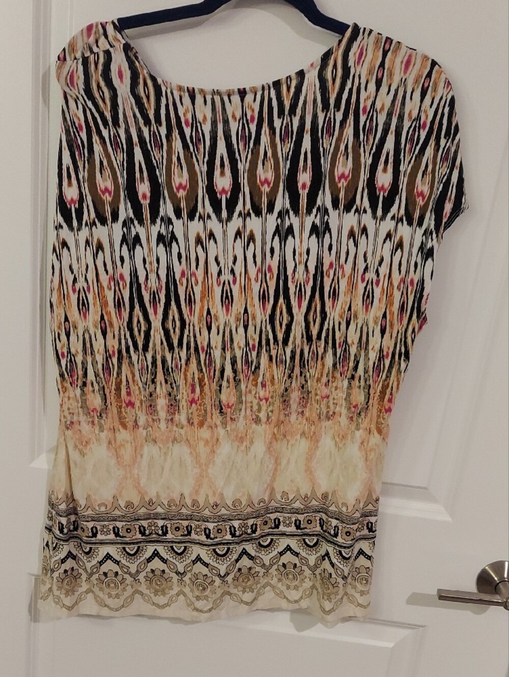 Collective Concepts Cream, Black & Pink Printed V-Neck Tunic with Ring Detail - Picture 3 of 3